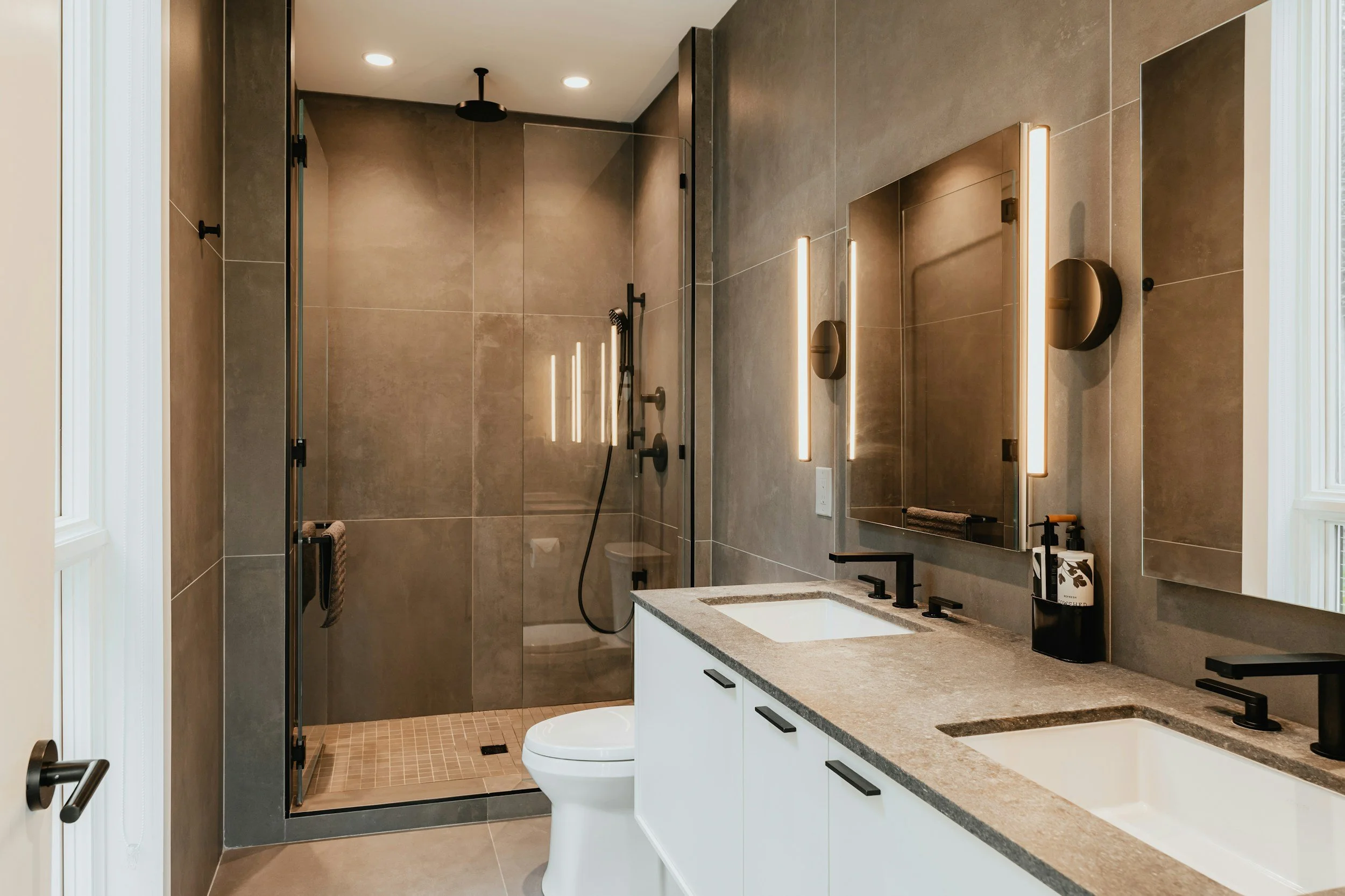 Spotless modern bathroom deep cleaned by OP LUX