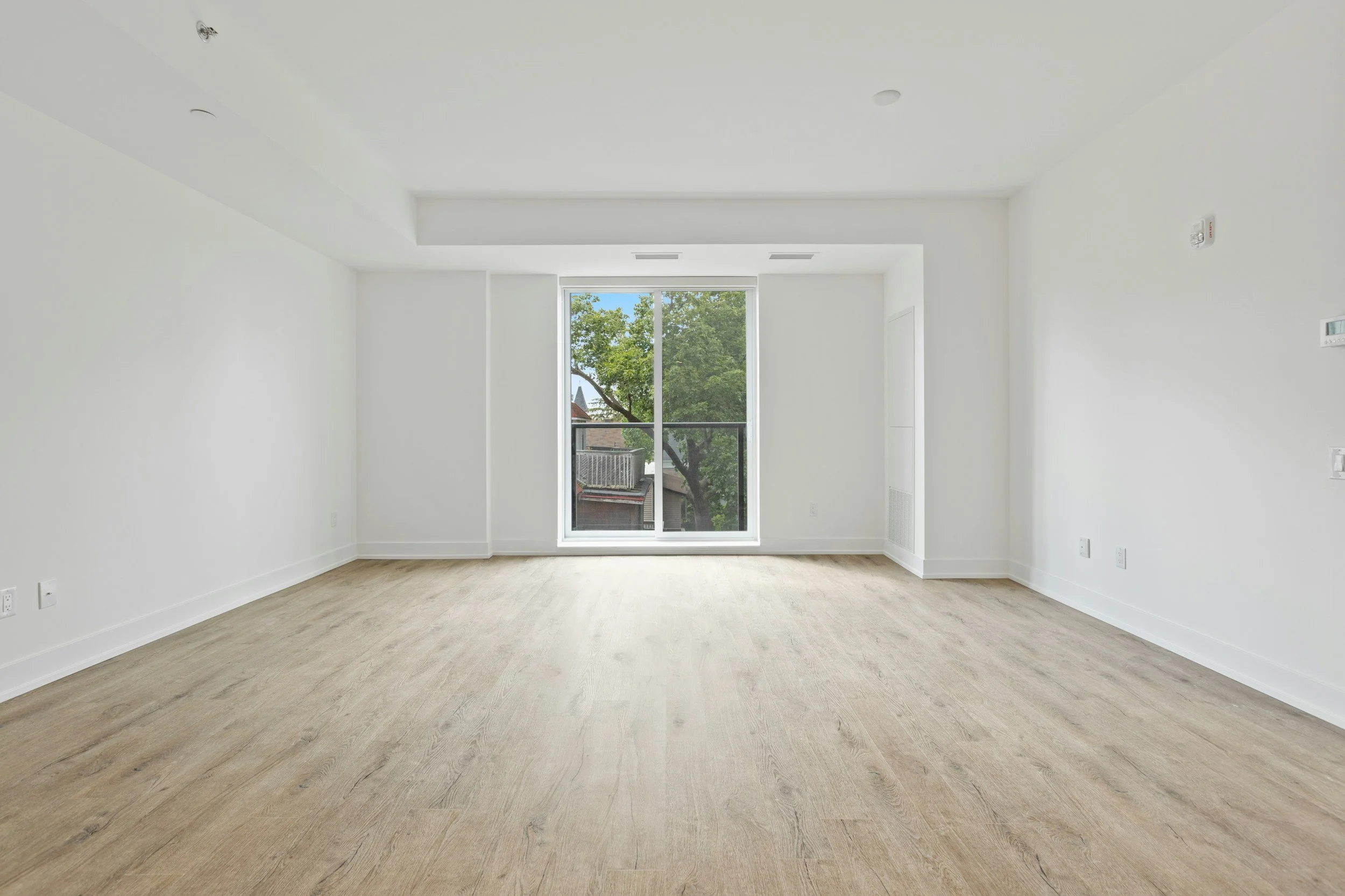 Empty, move-out cleaned room ready for inspection